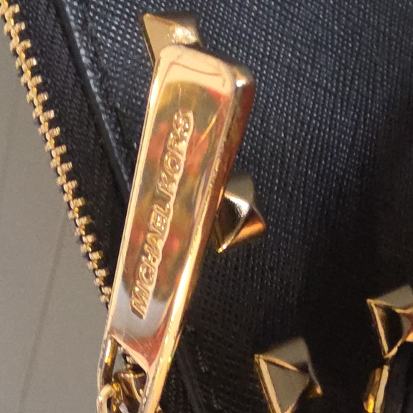 MICHAEL KORS NWOT Black Studded Saffiano Leather Wristlet - Picture 7 of 10